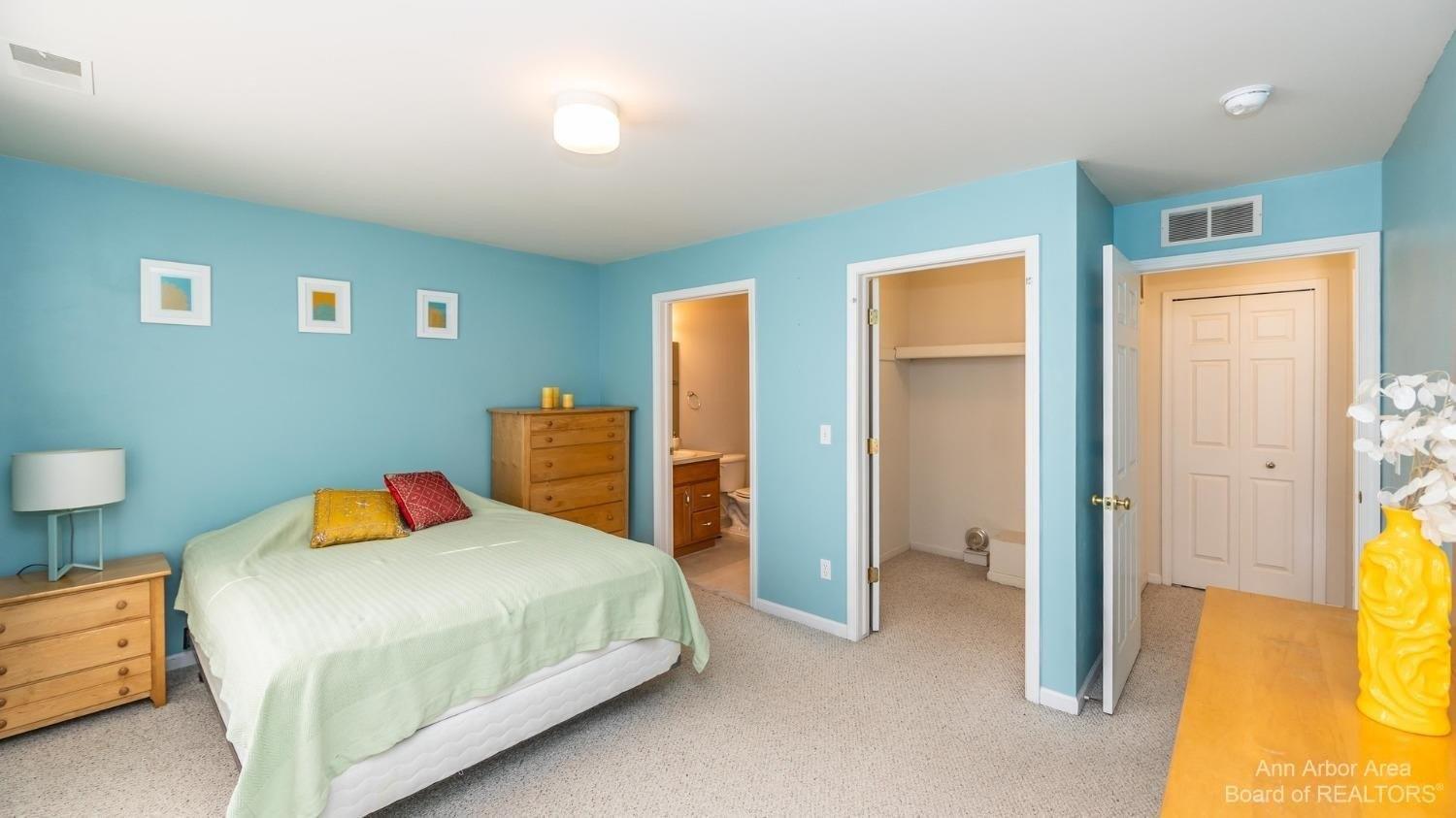 Addington Ln, Ann Arbor, MI 48108