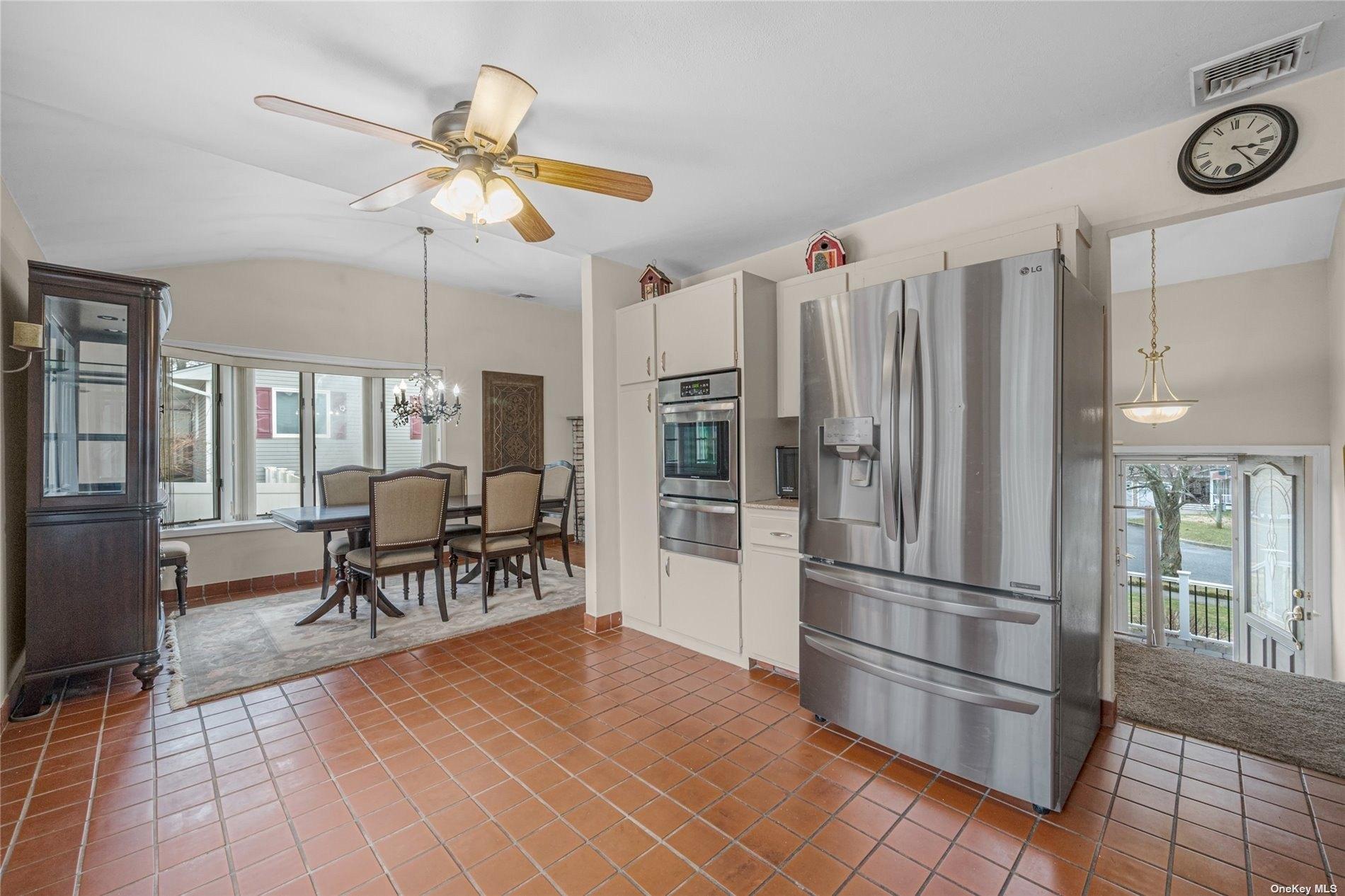 Parnell Dr, Smithtown, NY 11787
