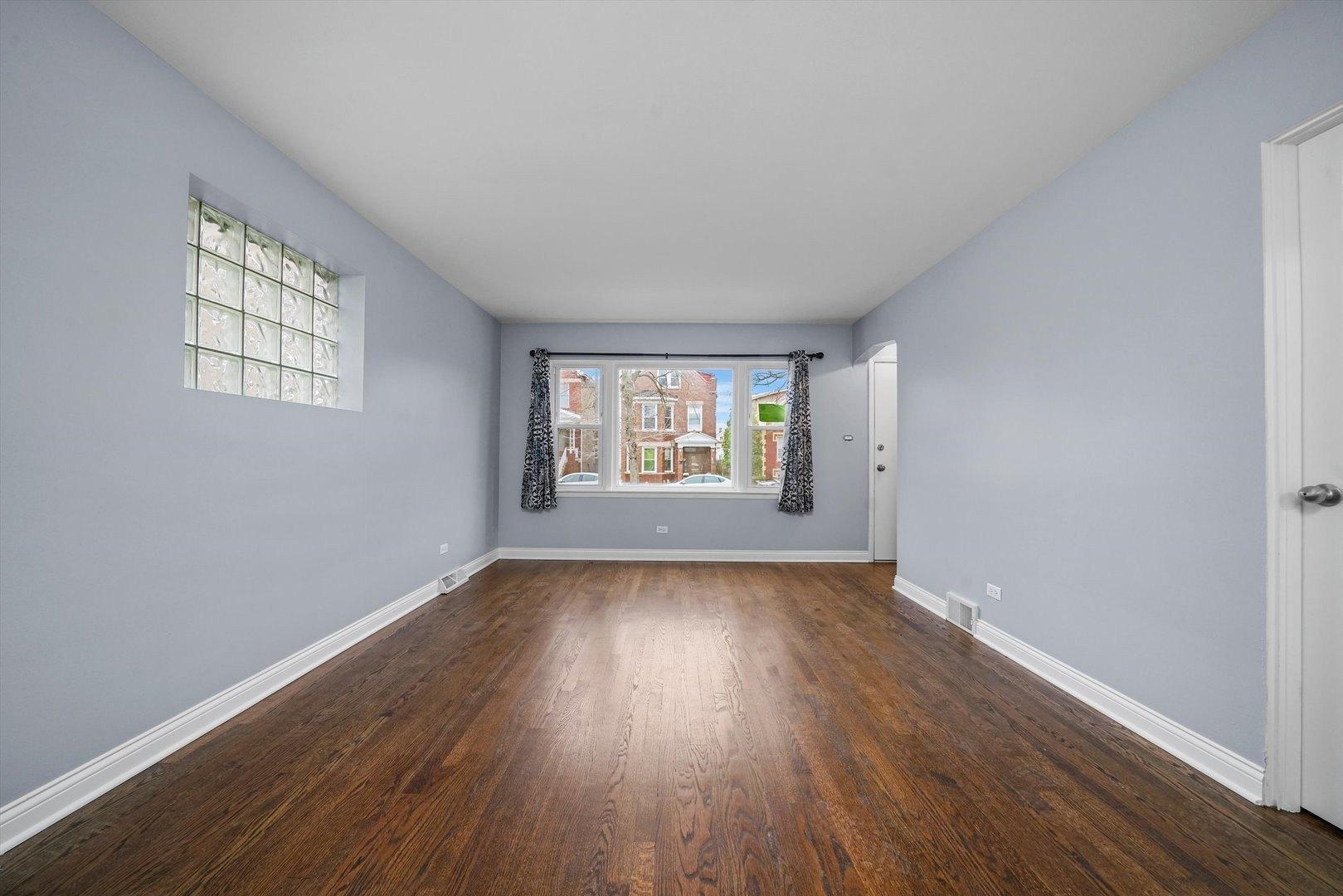 S 58th Ave, Cicero, IL 60804