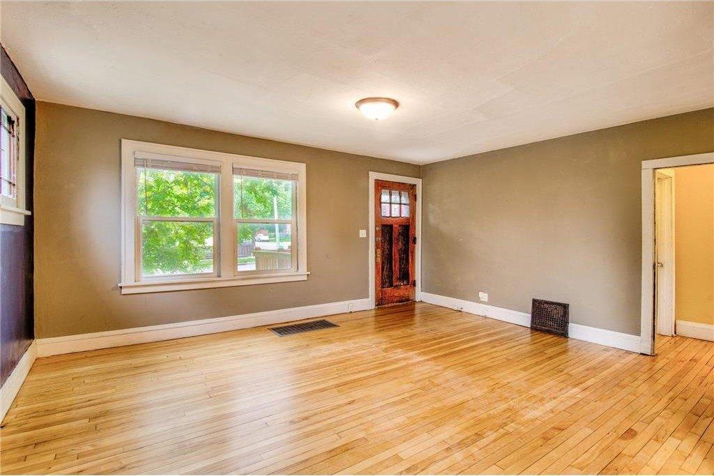 Blair Ave, Saint Paul, MN 55103