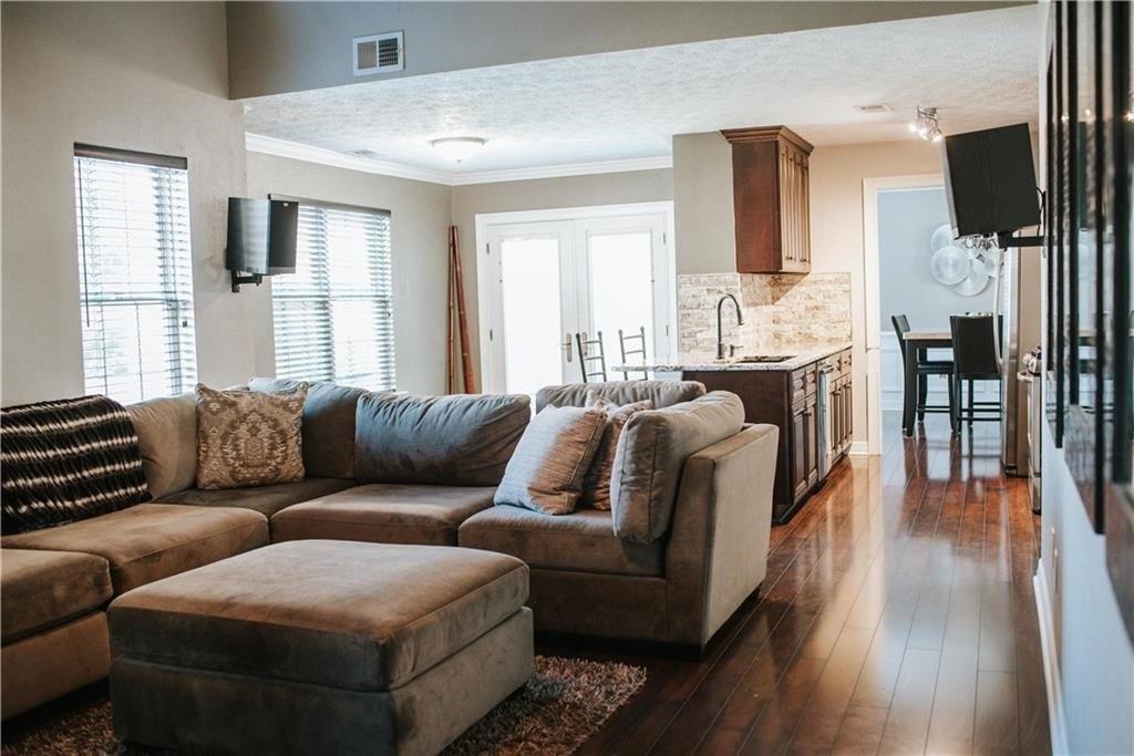 Dickens Ct Nw, Kennesaw, GA 30144