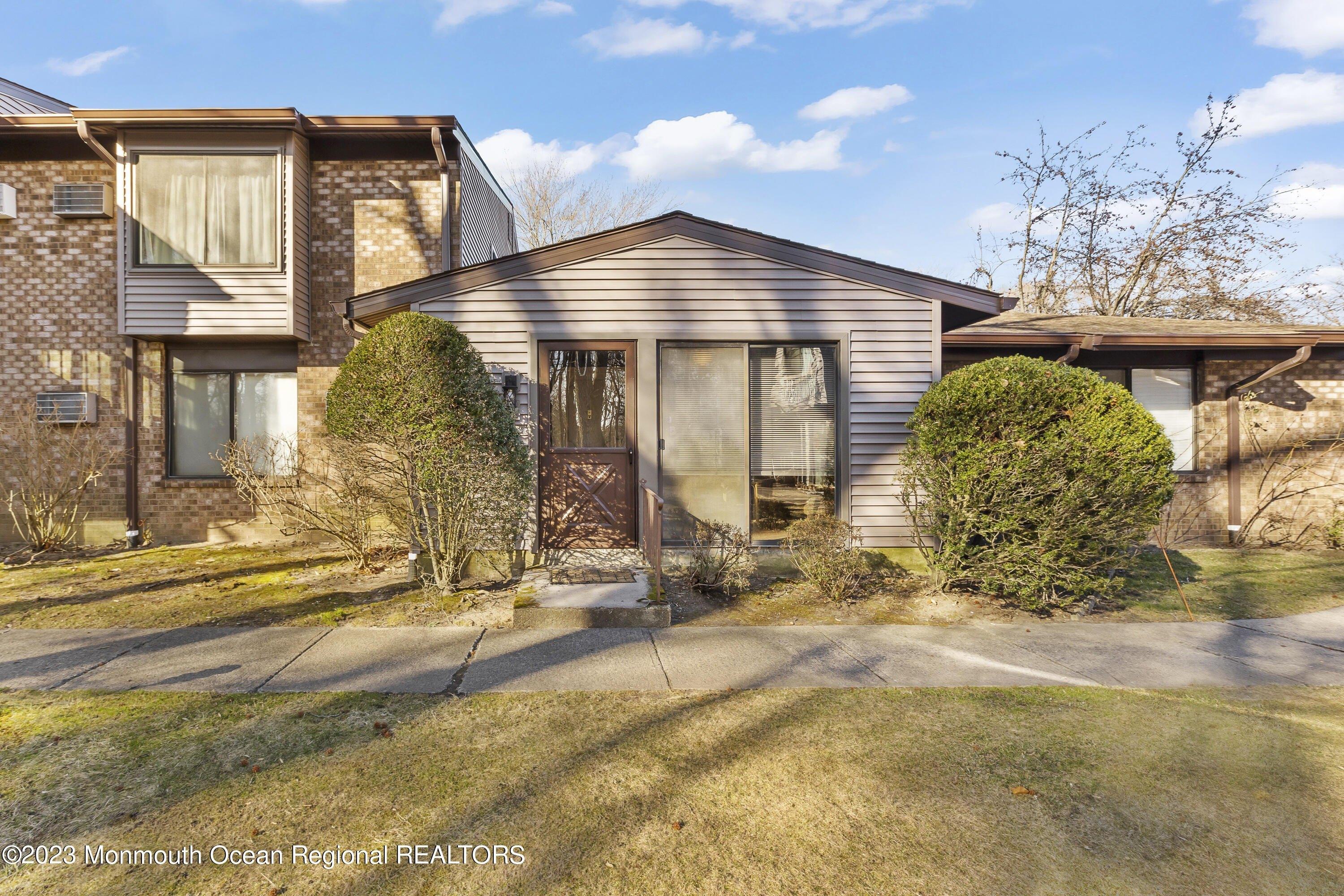 Lexington Ct, Red Bank, NJ 07701