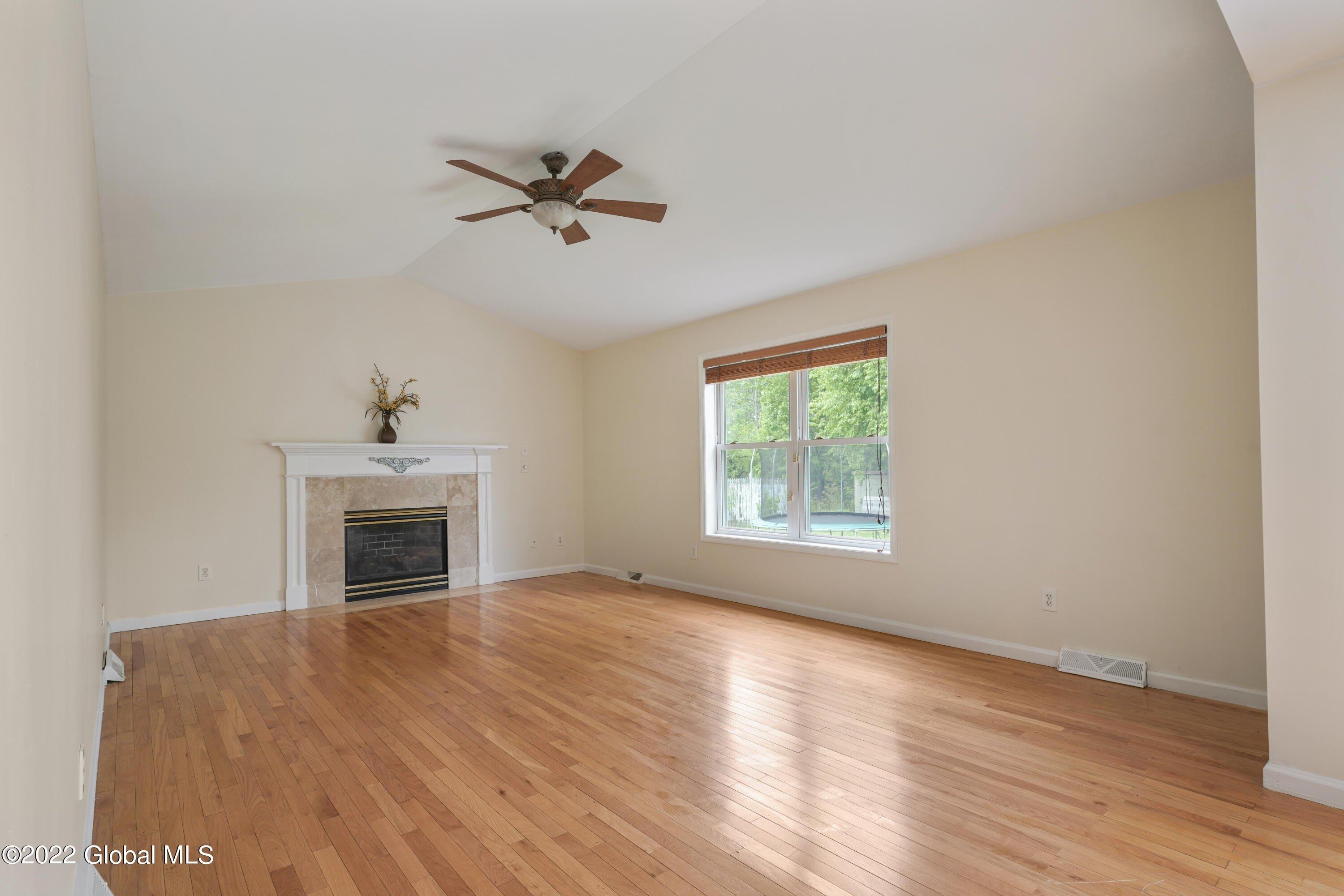 Mallard Dr, Rexford, NY 12148