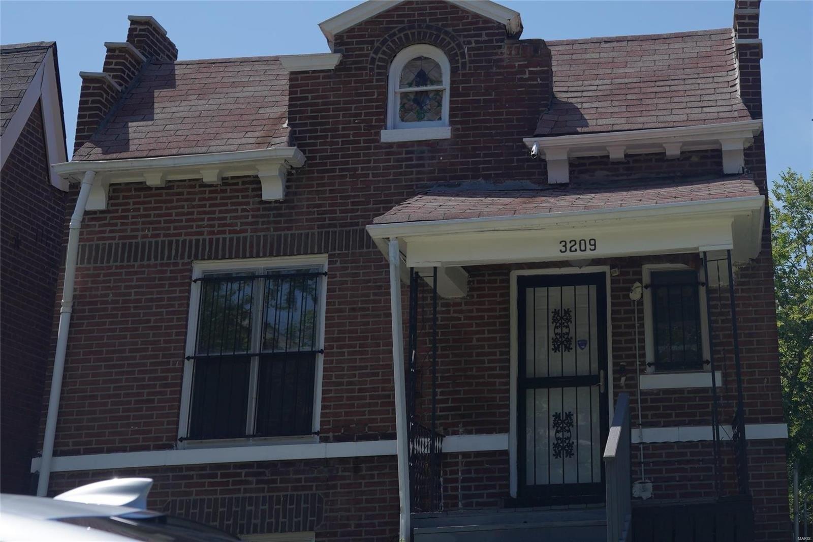 N Taylor Ave, Saint Louis, MO 63115