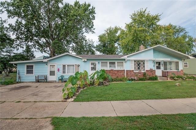 S Bond St, Cuba, MO 65453