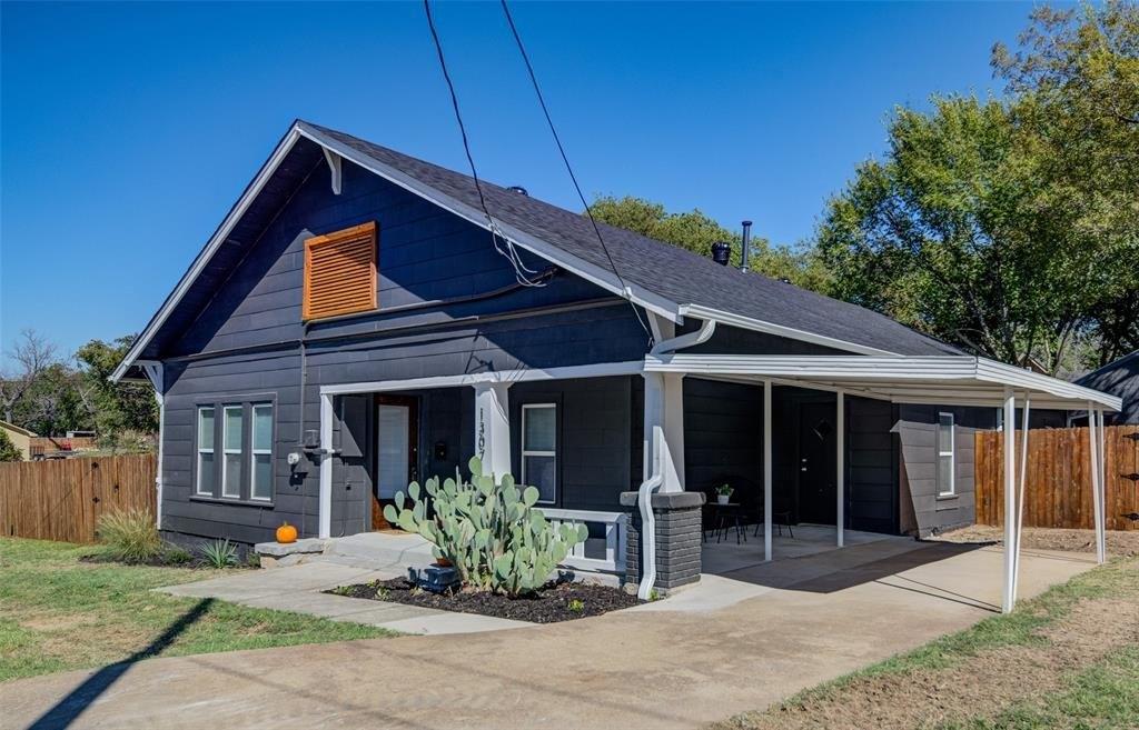 S Trinity St, Decatur, TX 76234