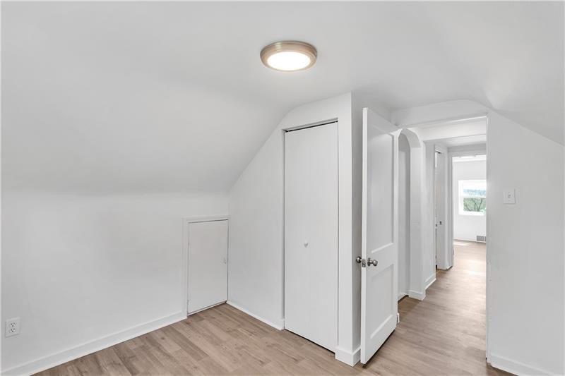 Southern Dr, South Park, PA 15129