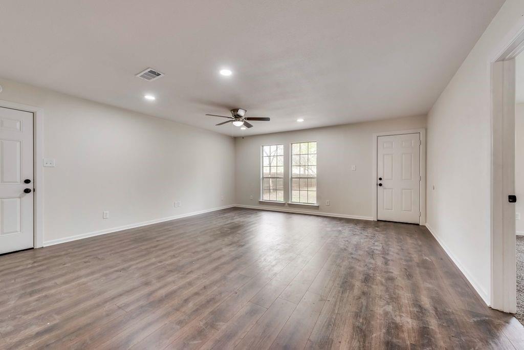 W 6th St, Lancaster, TX 75146