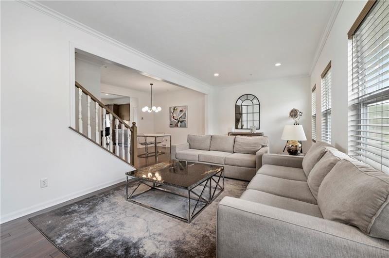 Faulk Dr, Warrendale, PA 15086