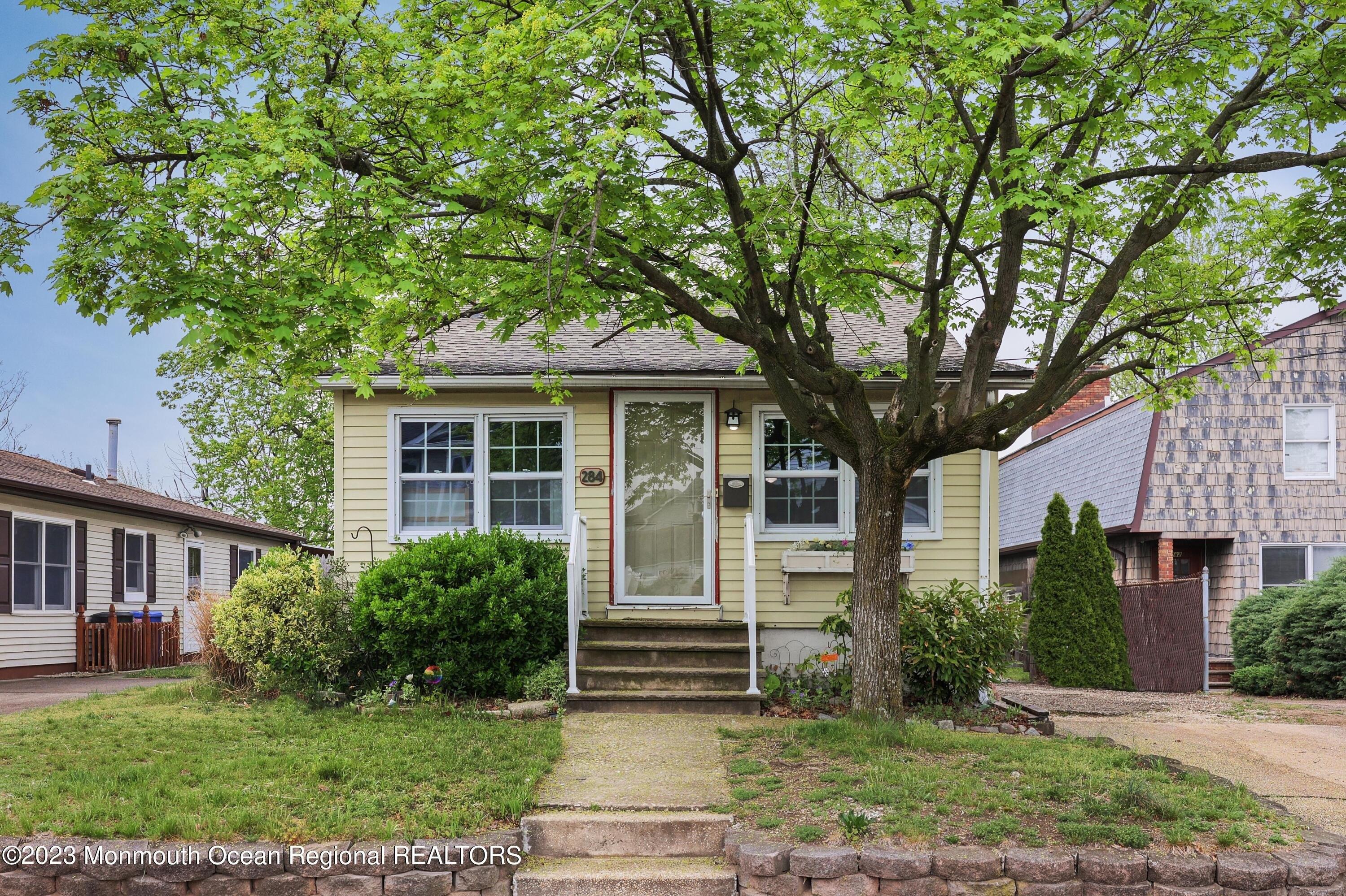 Washington St, Keyport, NJ 07735