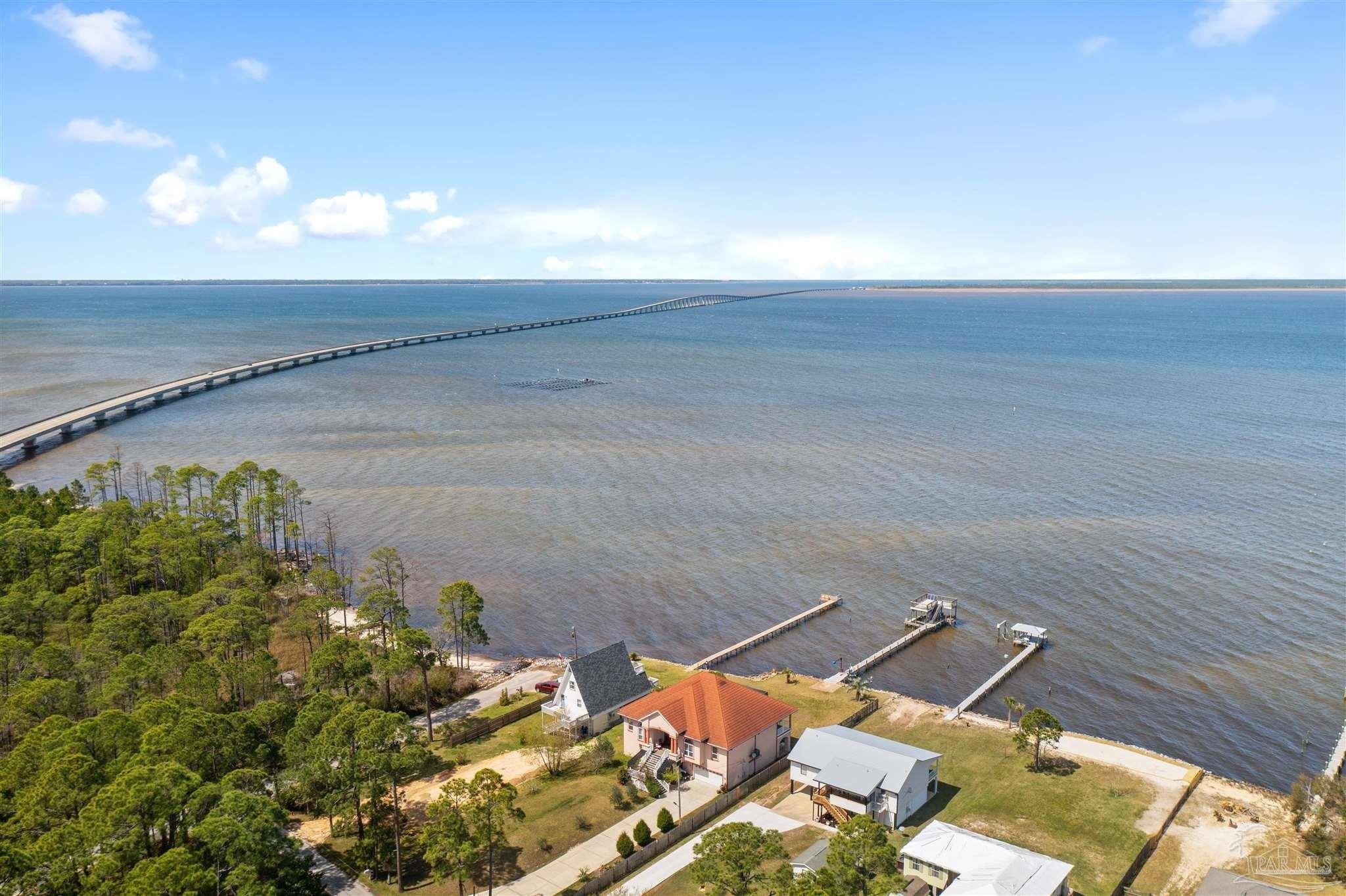Ebb Tide Ln, Gulf Breeze, FL 32563