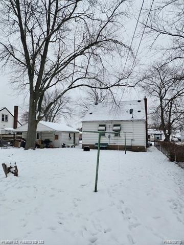 Helen St, Garden City, MI 48135