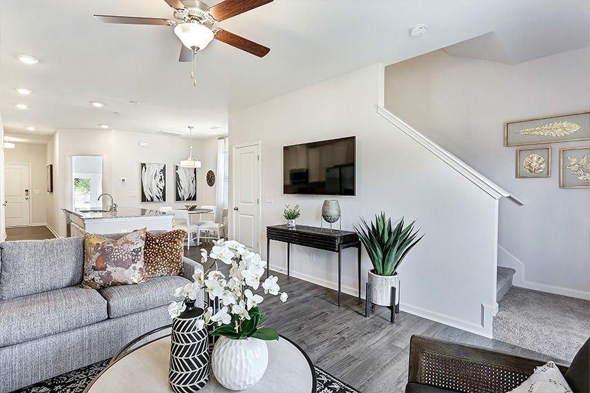 Cedar Oak Ln, Greenville, SC 29607