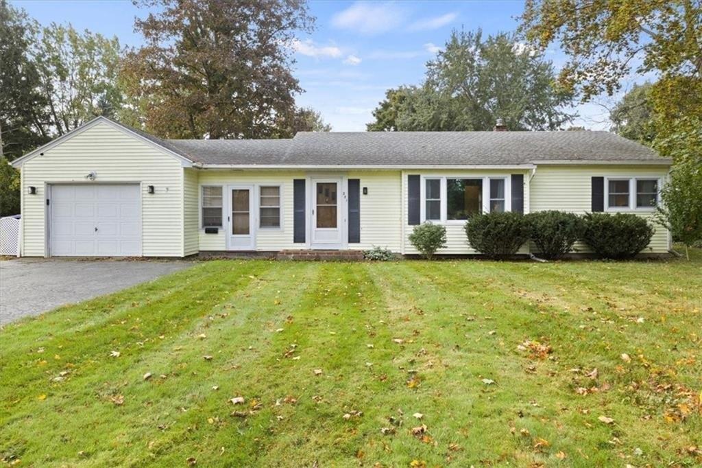 Woodruff Dr, Webster, NY 14580