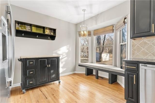 Mohawk Dr, Leawood, KS 66206