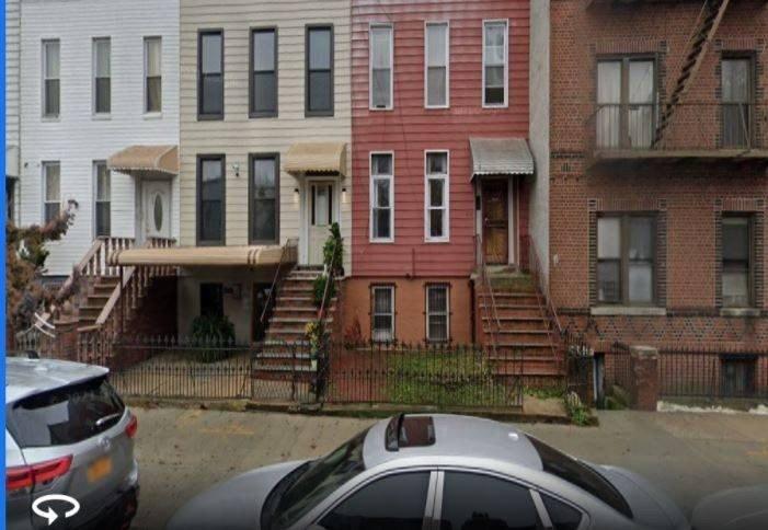 Saint Marks Ave, Brooklyn, NY 11233