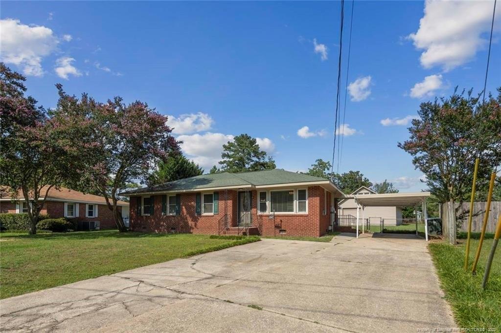 Wayne Ln, Fayetteville, NC 28304