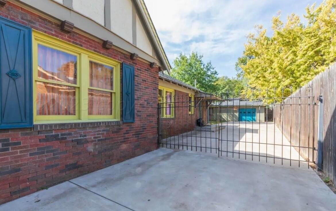 S Harrison St, Amarillo, TX 79109