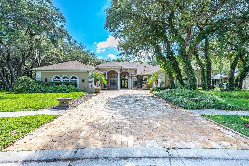Burnt Oak Ln, Lithia, FL 33547
