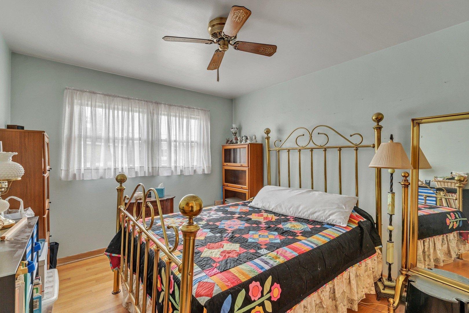 Pine St, Des Plaines, IL 60018