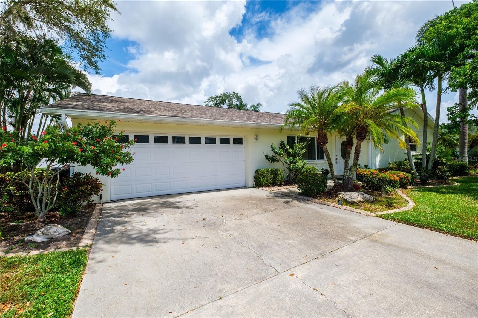 Palm Aire Cir, Sarasota, FL 34243