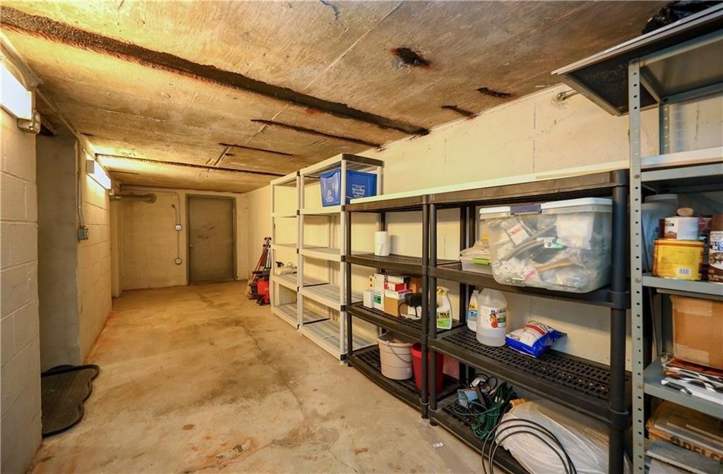 Brown Pl, Staten Island, NY 10305
