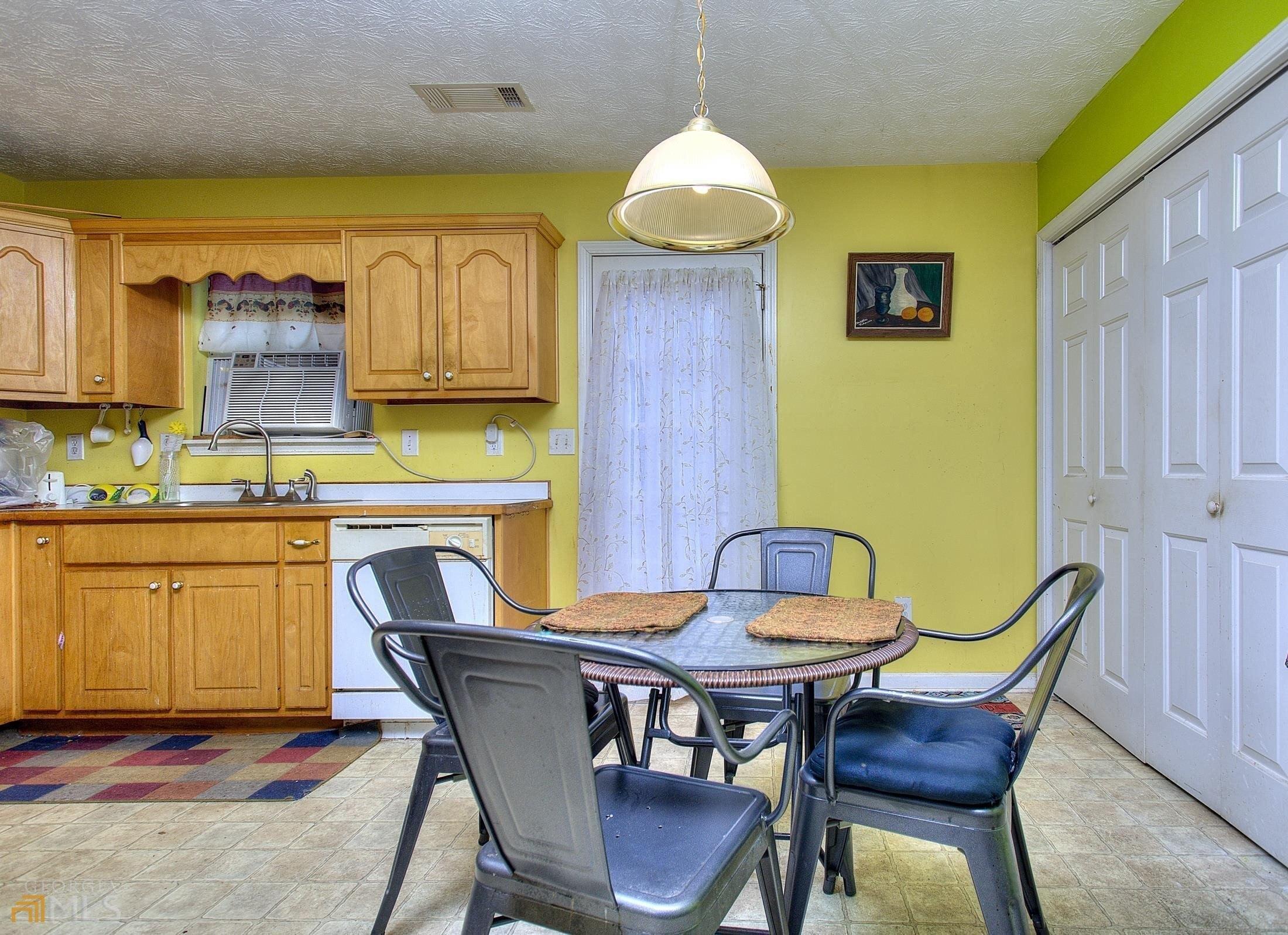 Hunters Ridge Ct, Covington, GA 30014