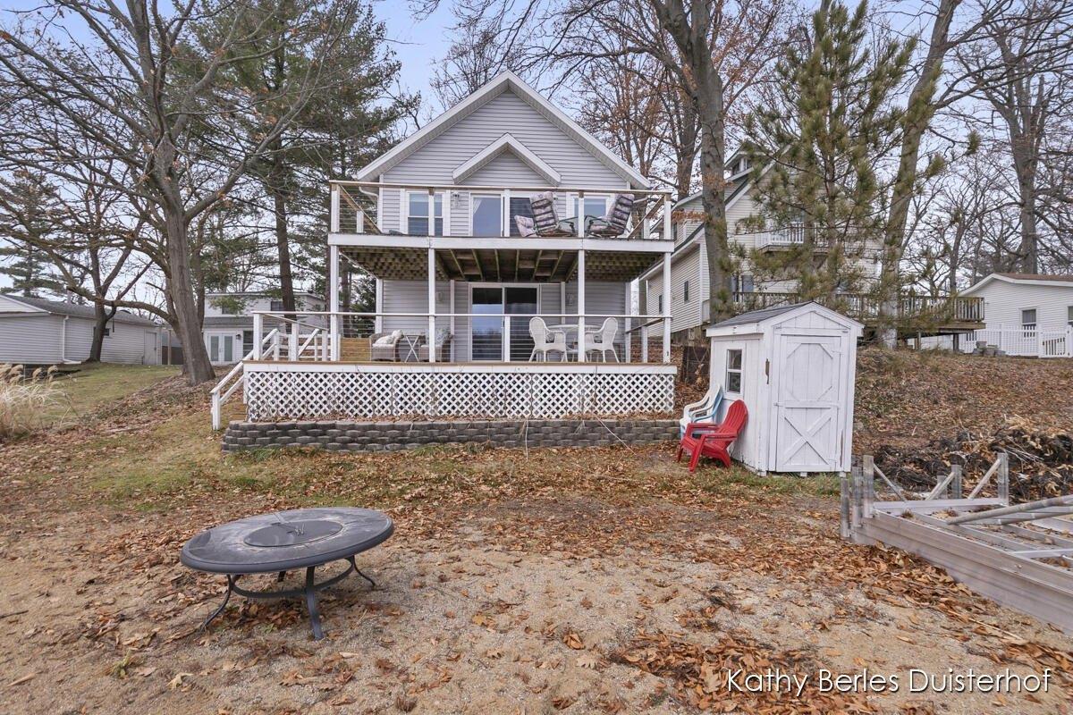 Sunset Point Dr, Plainwell, MI 49080