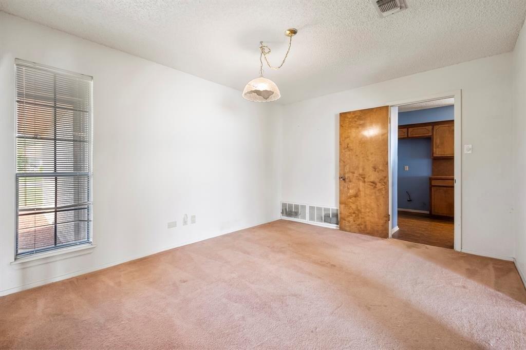 Meadowhill Dr, Benbrook, TX 76126