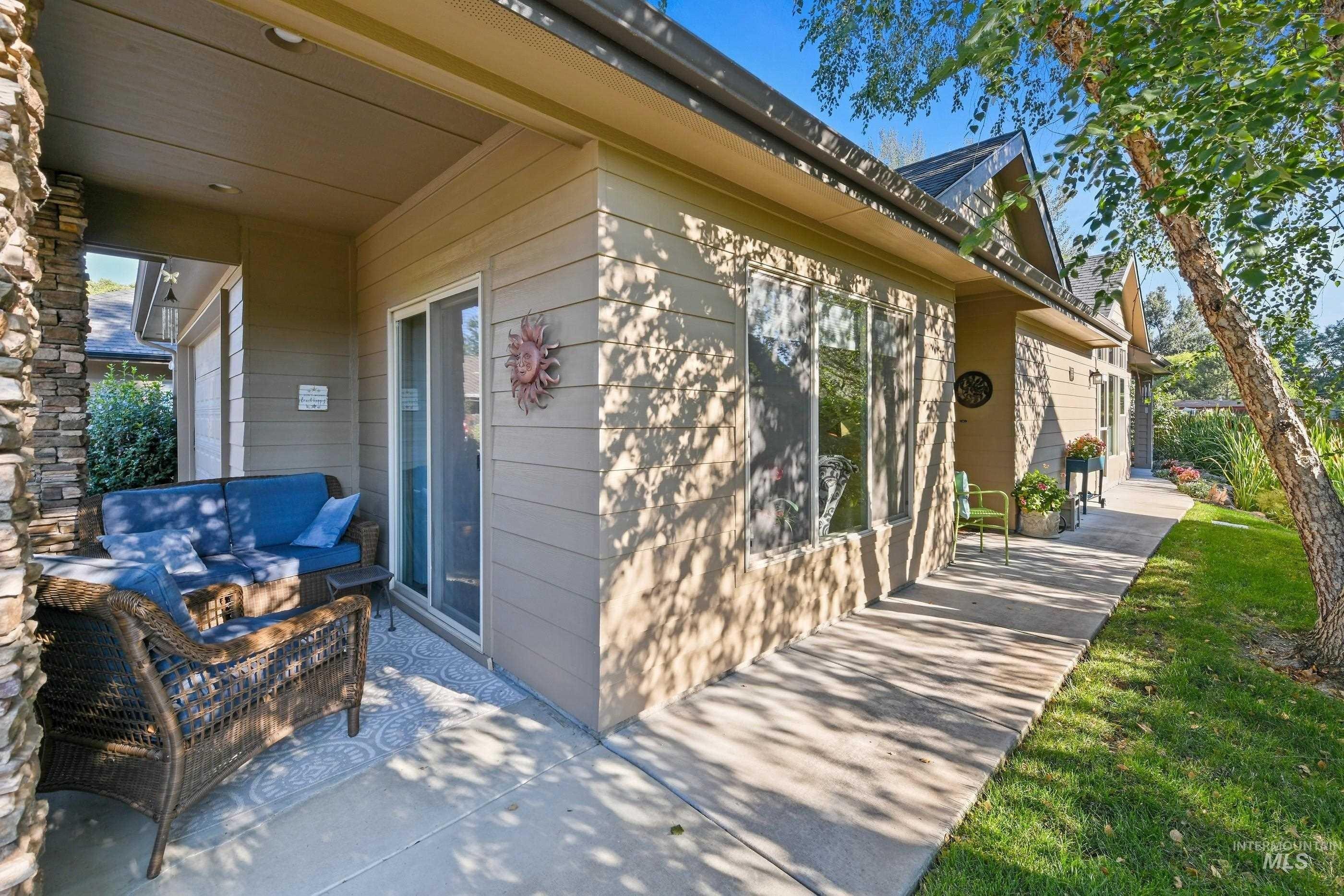 Hazelbrook Ln, Garden City, ID 83714