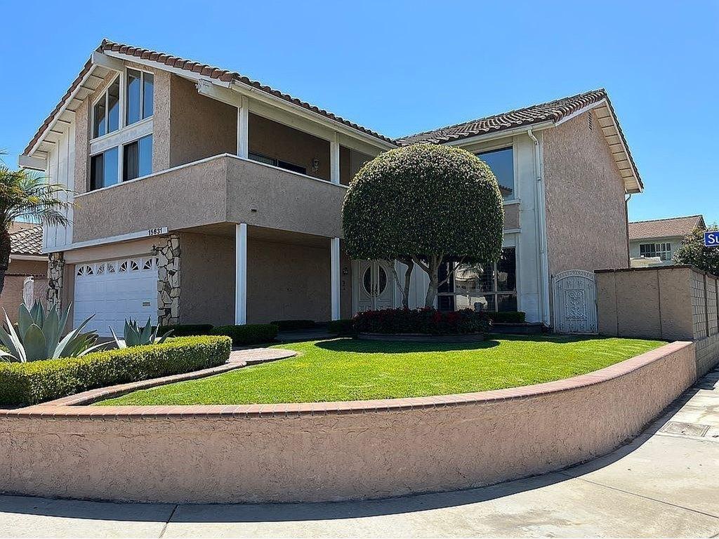 Sunburst Ln, Huntington Beach, CA 92647