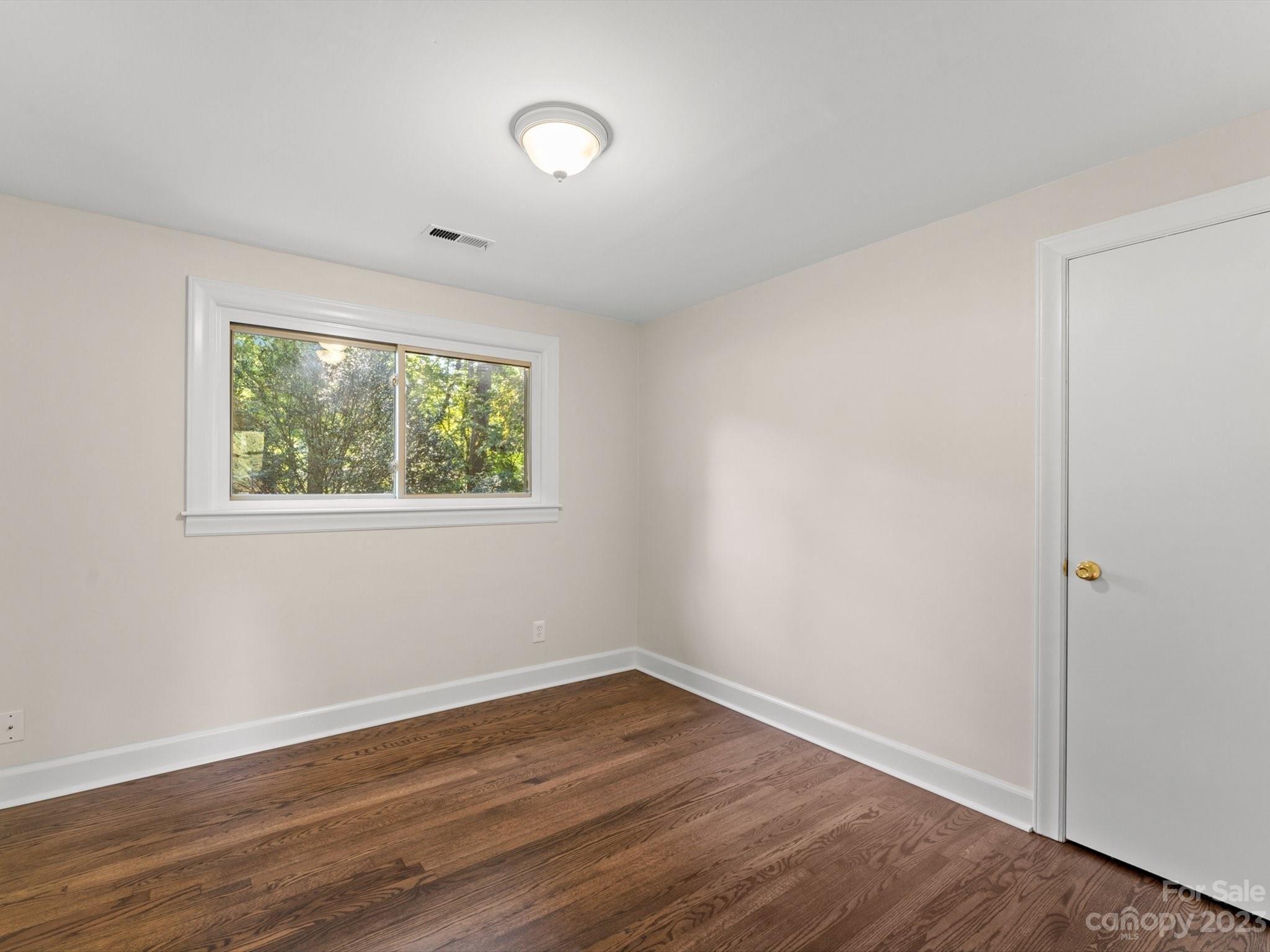 2nd Ave Ne, Conover, NC 28613