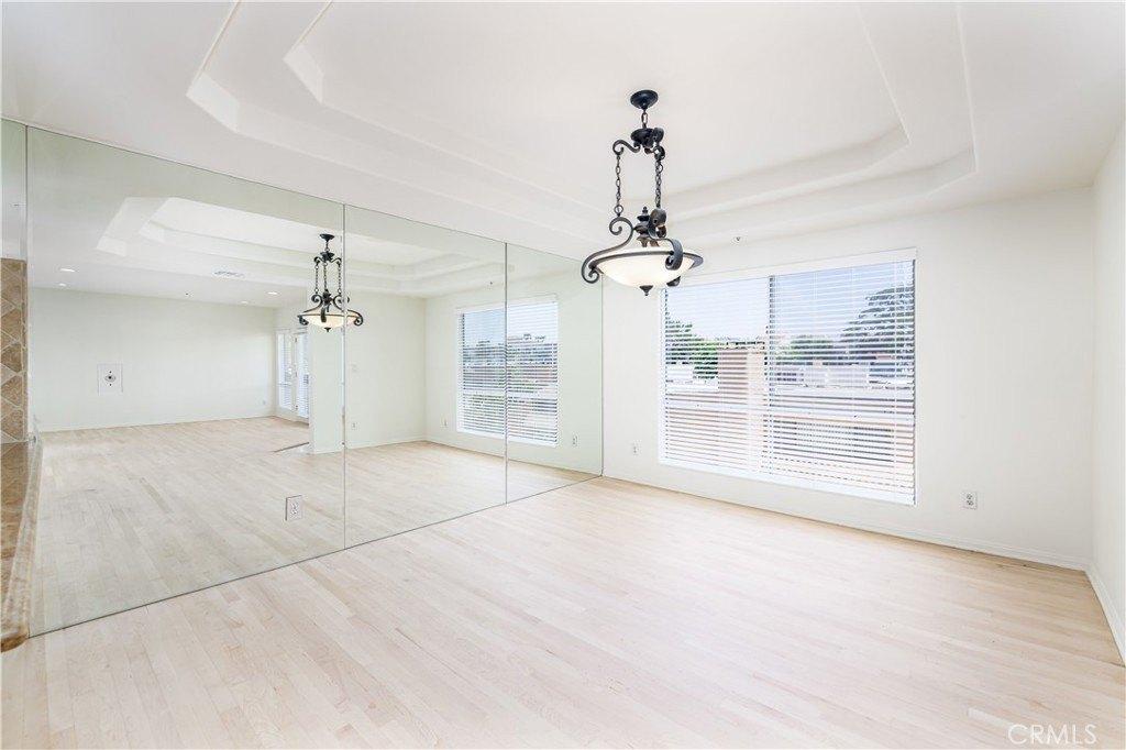 Zelzah Ave, Encino, CA 91316