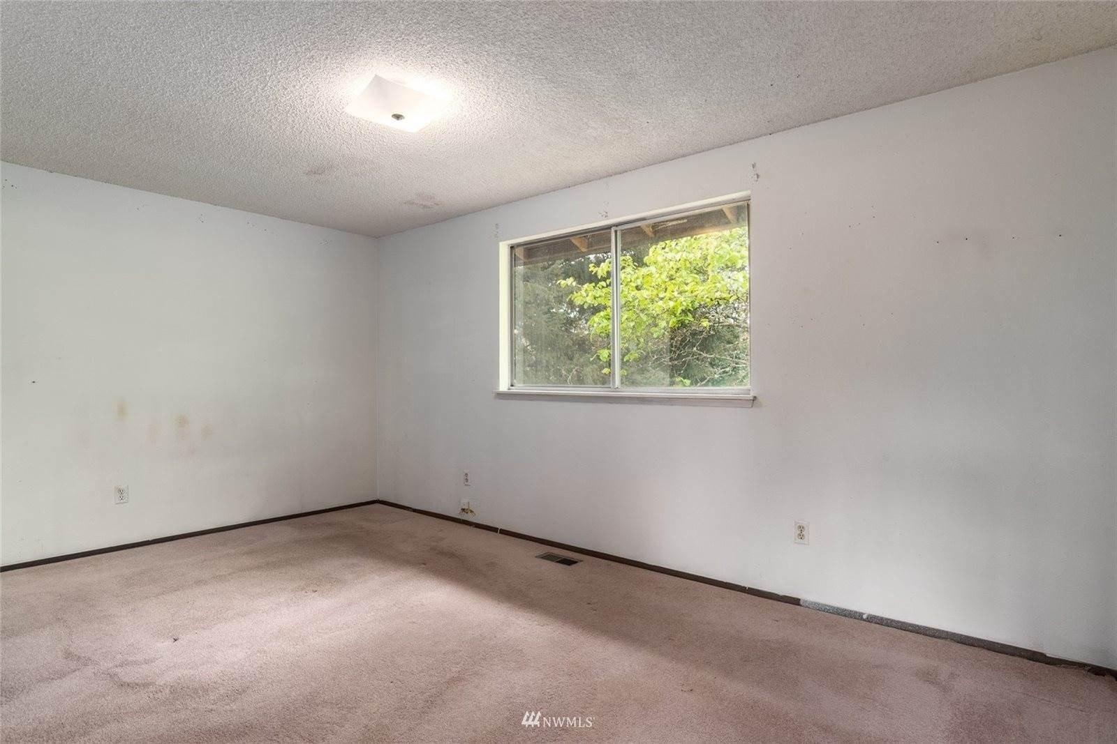 17th Avenue Ct E, Tacoma, WA 98445