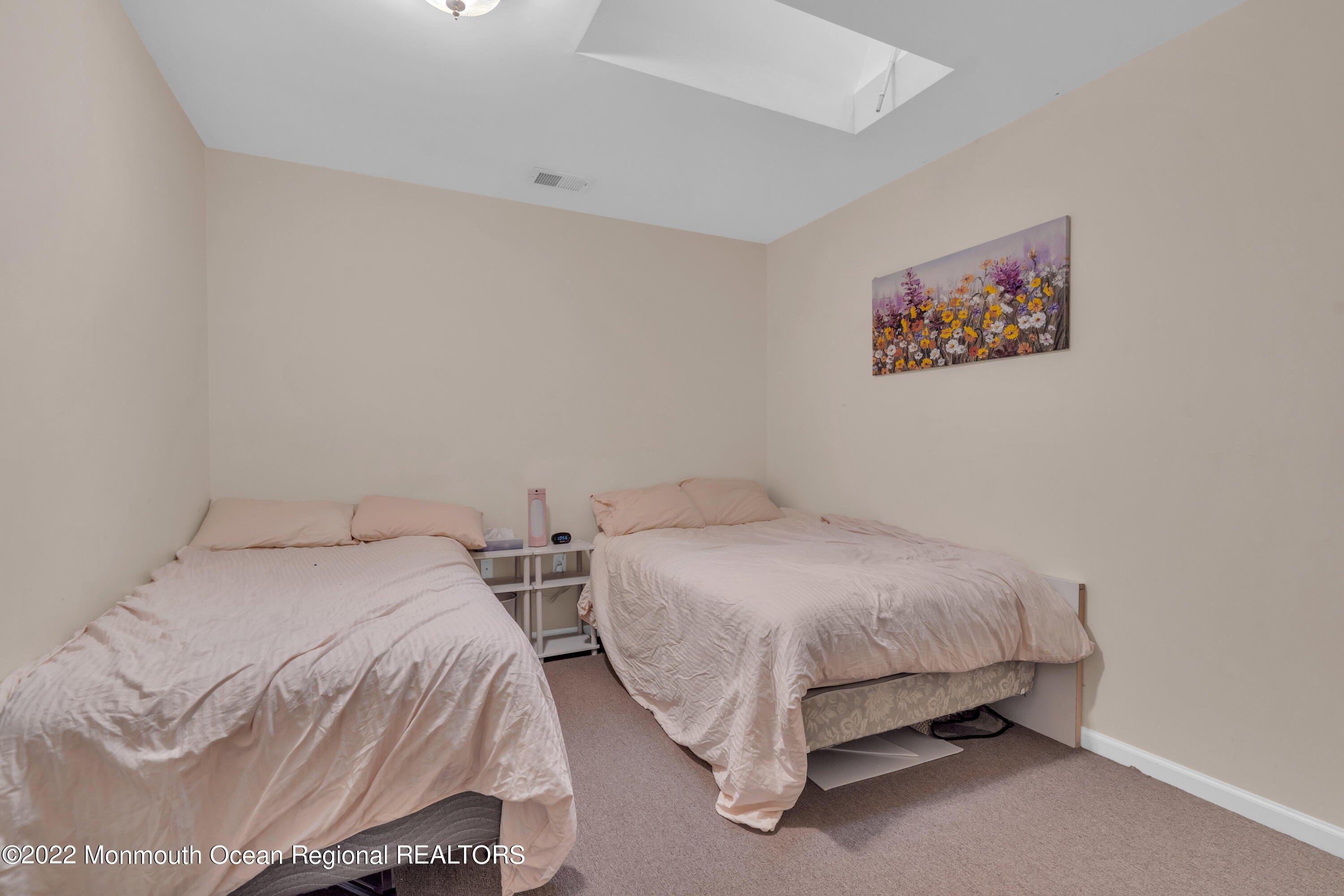 Ford Ave, Lakewood, NJ 08701