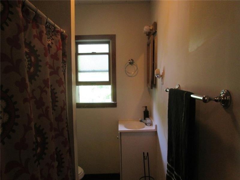 Maplewood Ave, Ambridge, PA 15003
