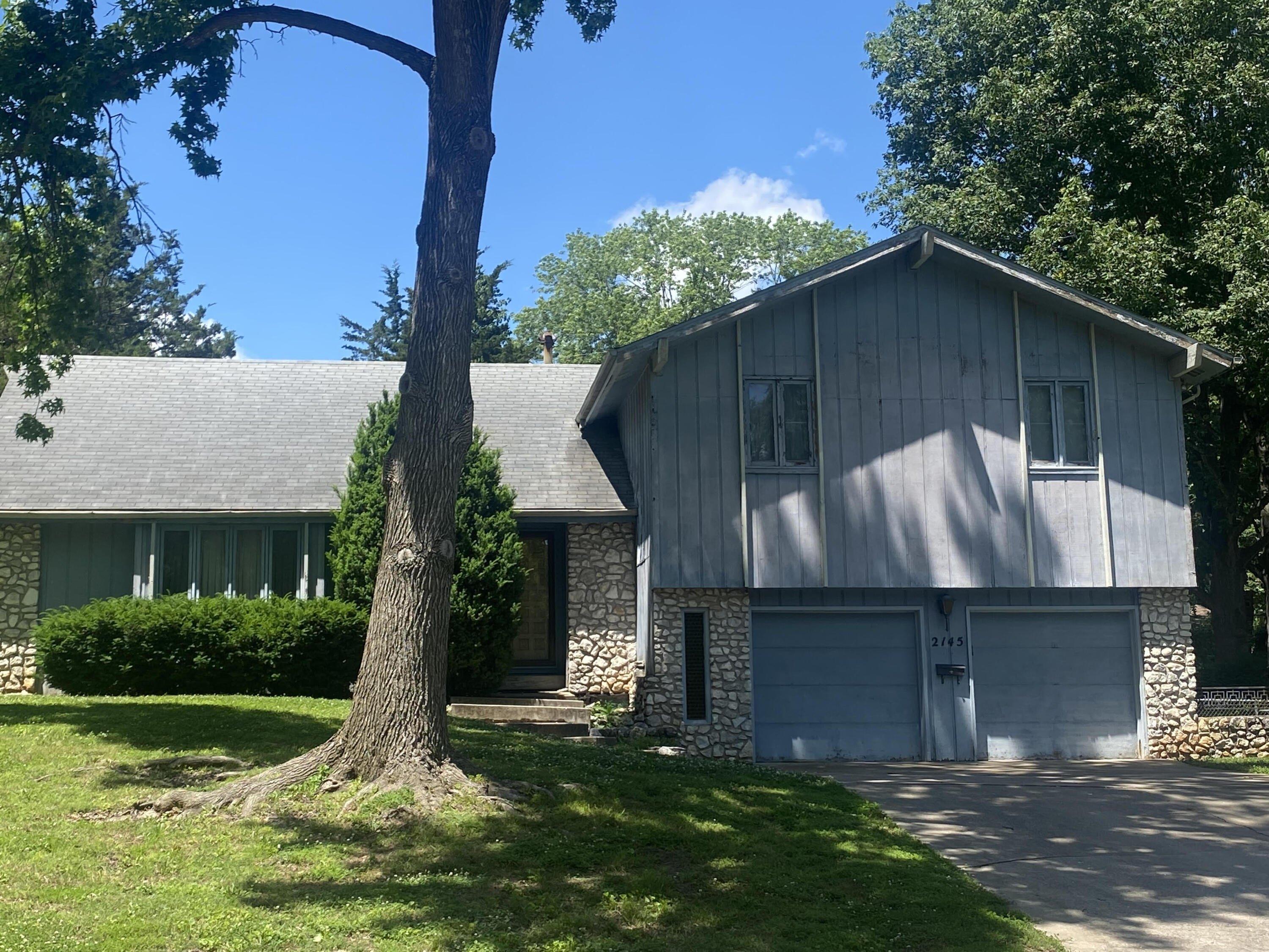 E Shady Glen Dr, Springfield, MO 65804
