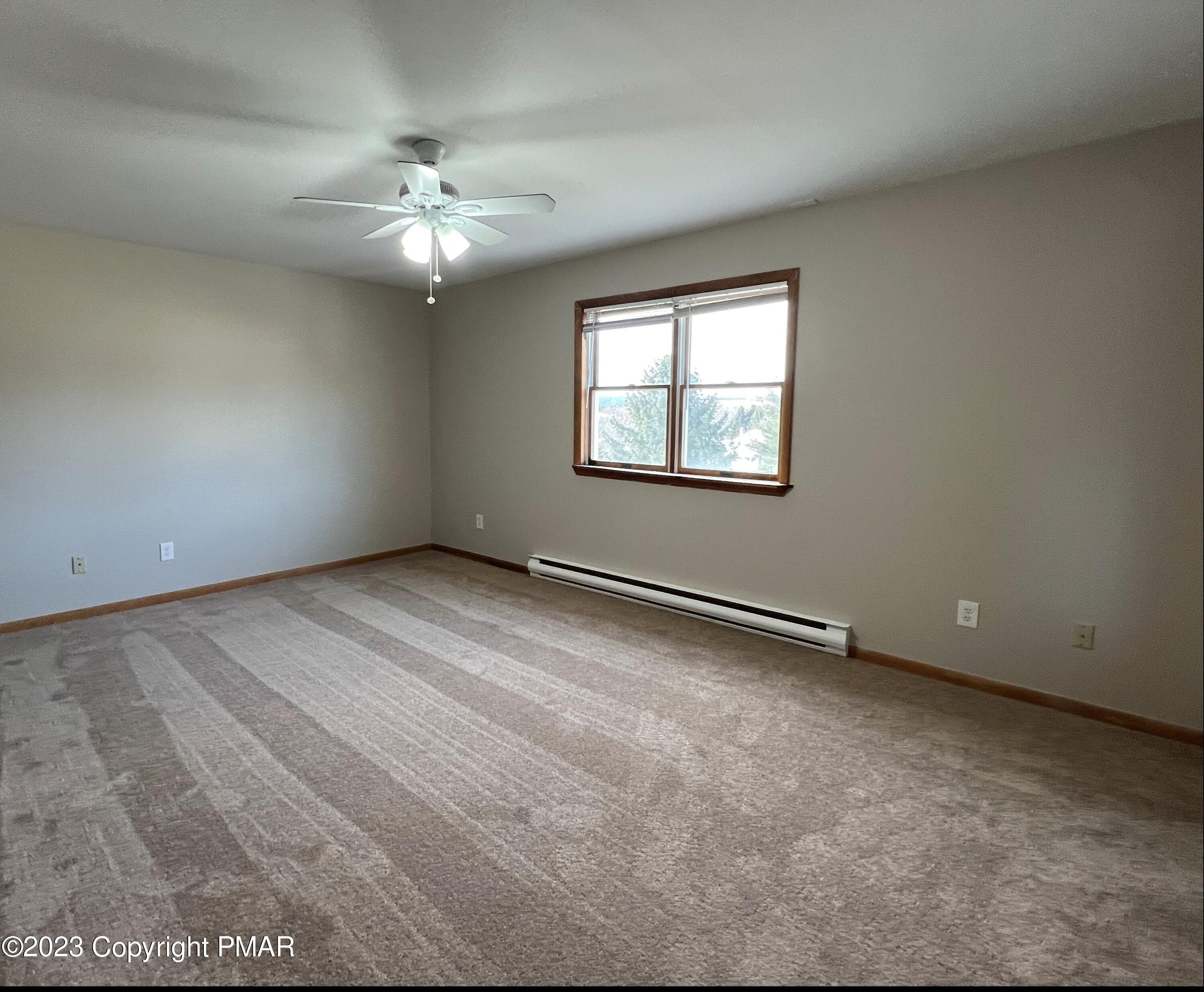 Corinne Ct, Effort, PA 18330