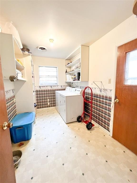 W Morris St, Seymour, TX 76380