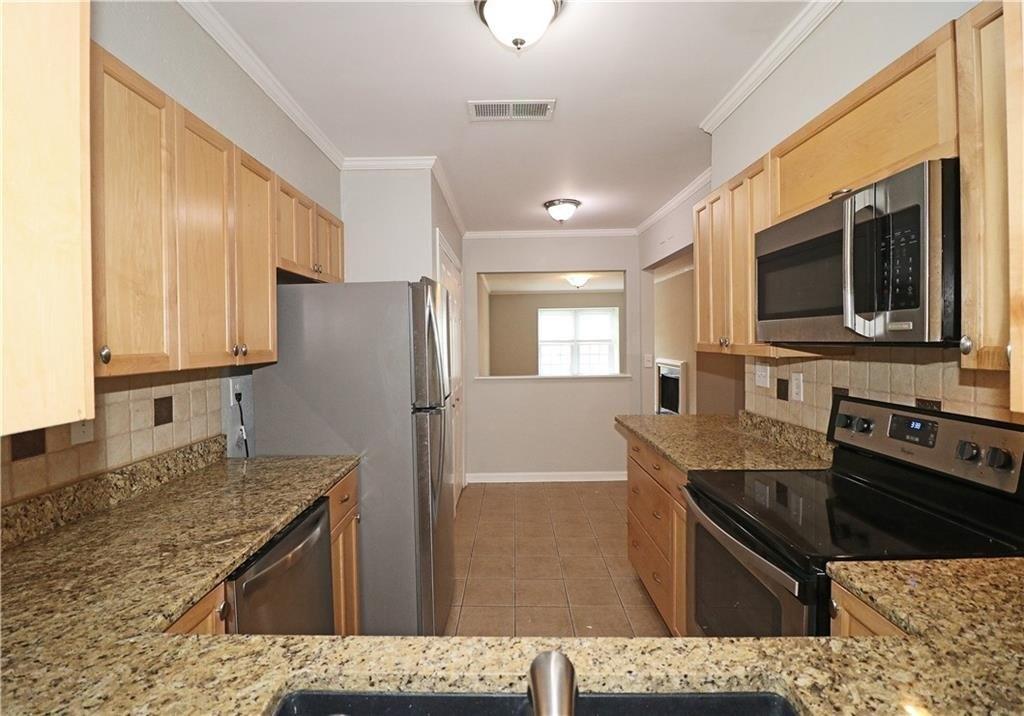 La Rue Pl Nw, Atlanta, GA 30327
