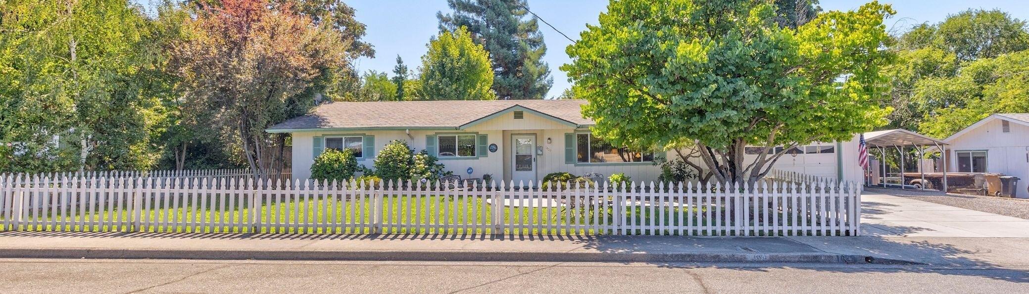 Ne Meier Dr, Grants Pass, OR 97526