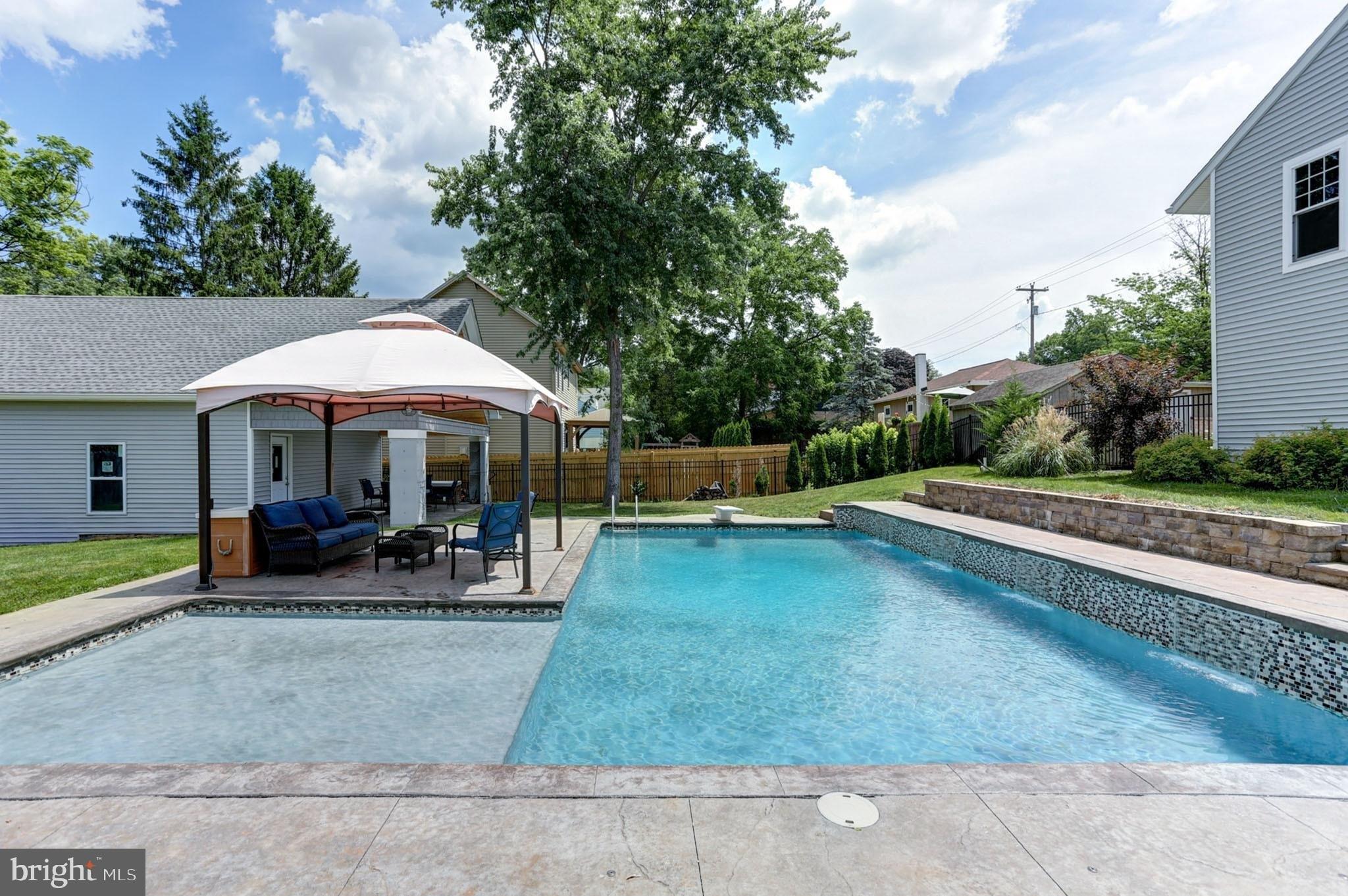 Lenox St, Camp Hill, PA 17011