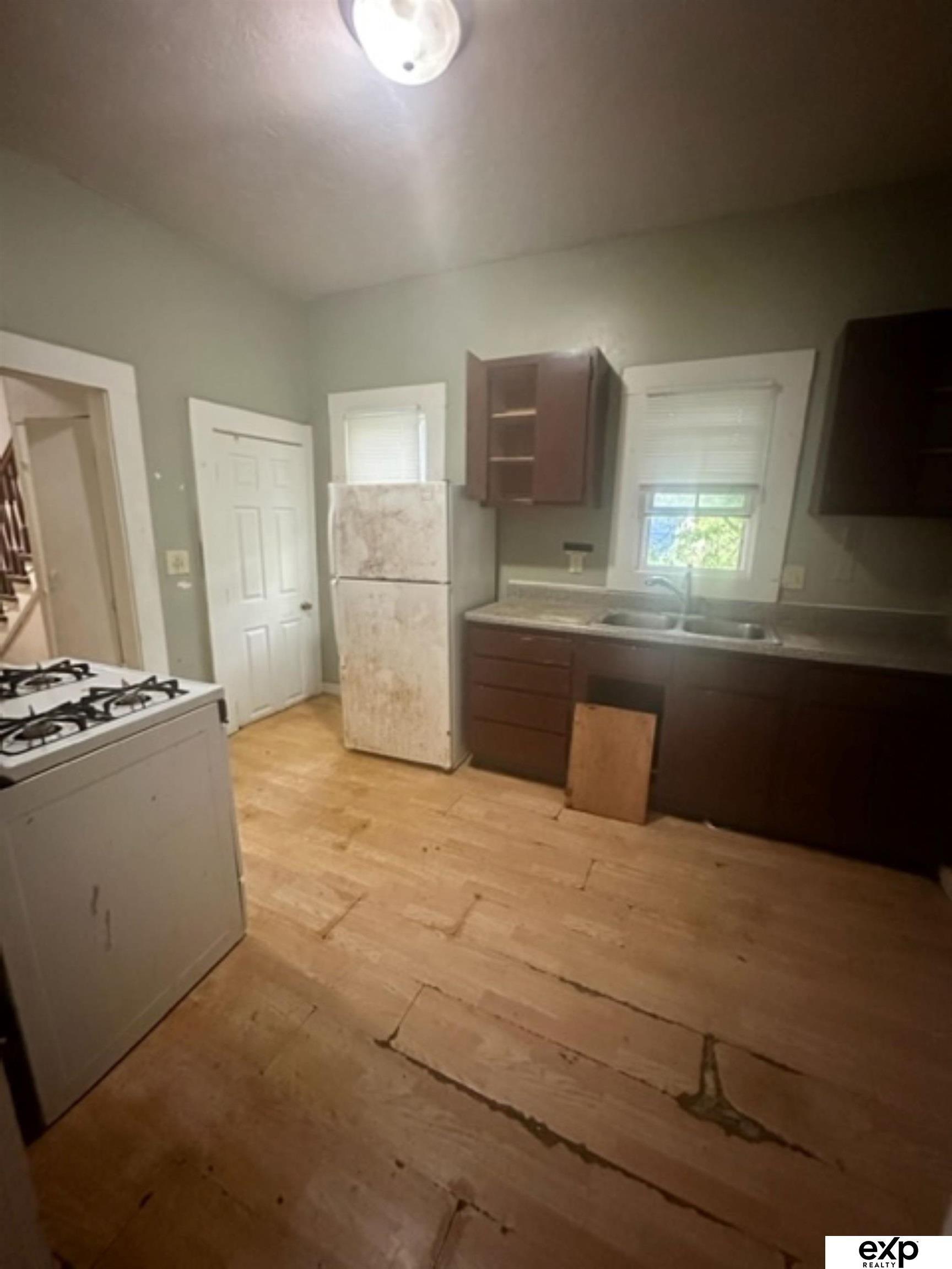 S 28th St, Omaha, NE 68105