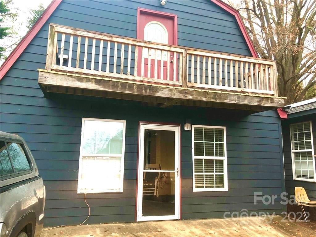 Four Oaks Ln, Matthews, NC 28105