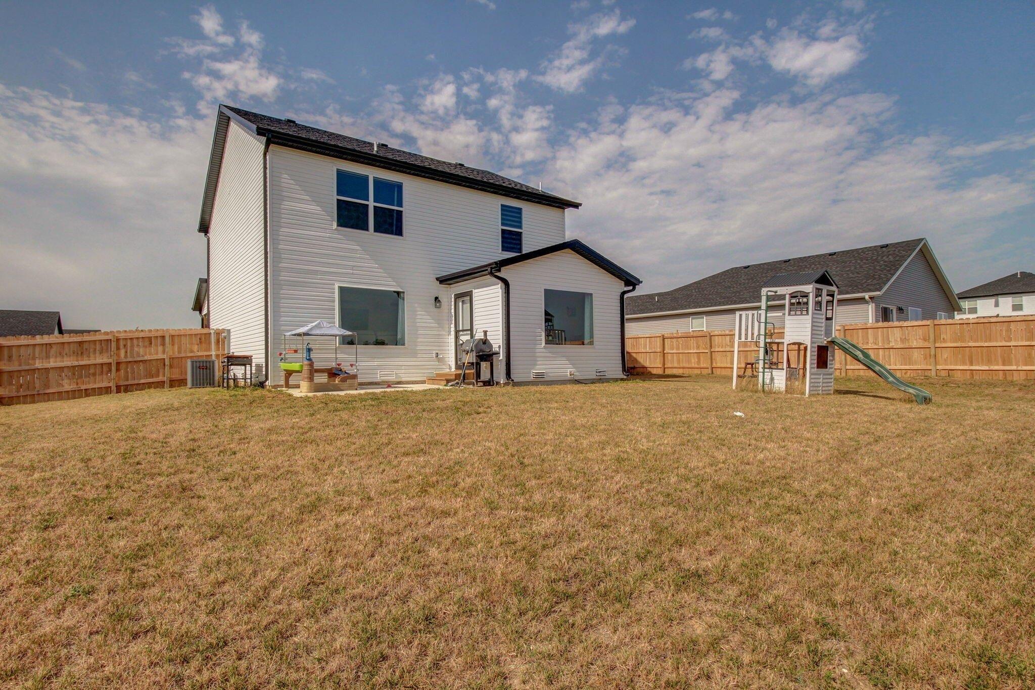 W Holly St, Republic, MO 65738