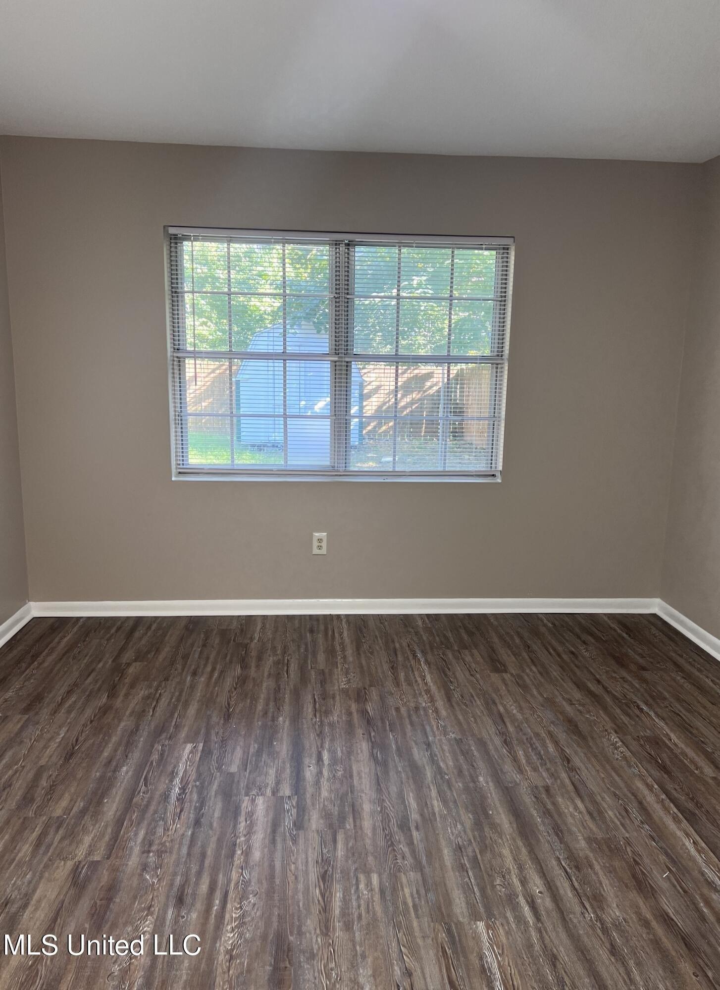 Brentwood Dr, Southaven, MS 38671