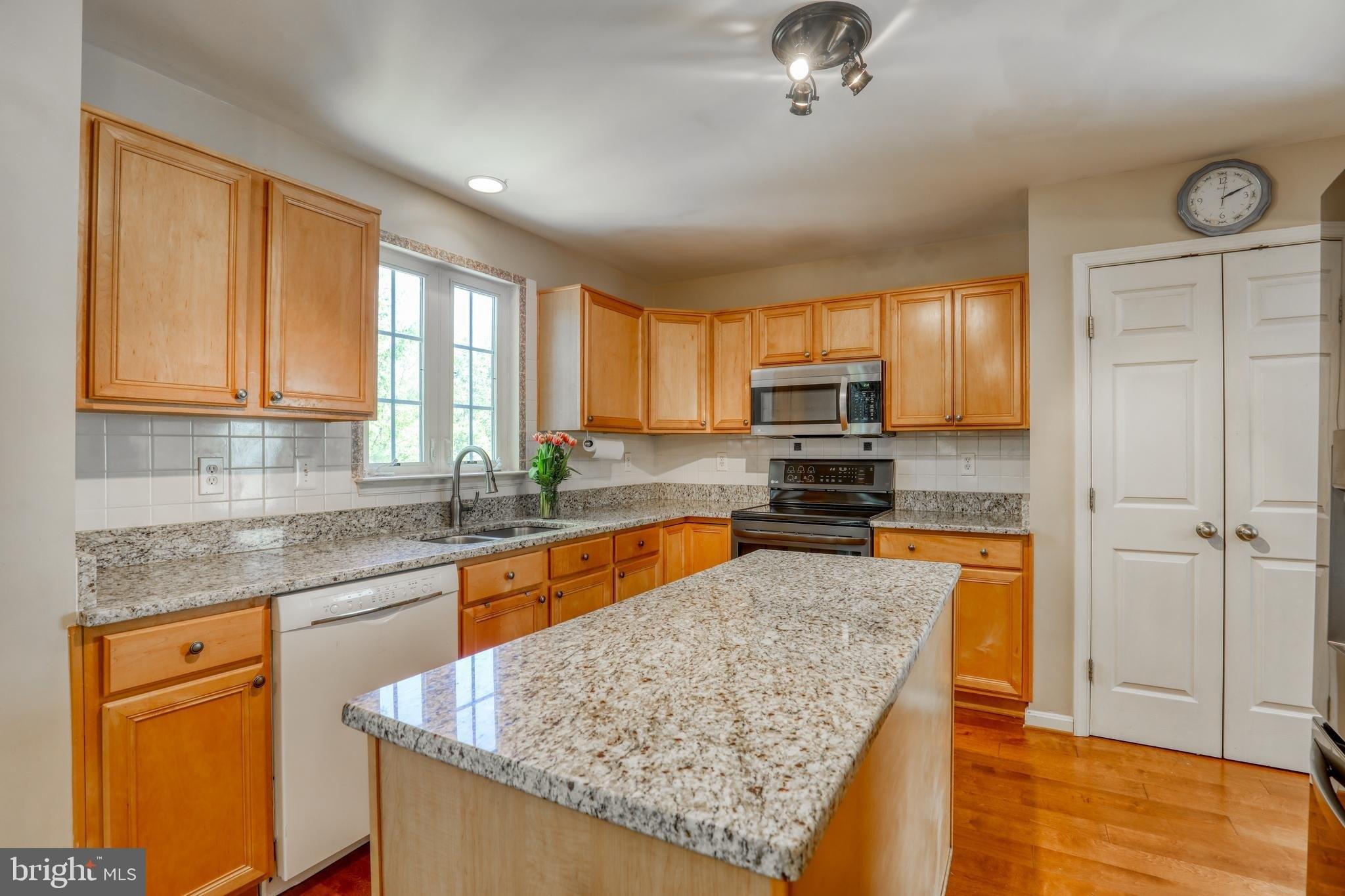 Rosecliff Ct, Round Hill, VA 20141