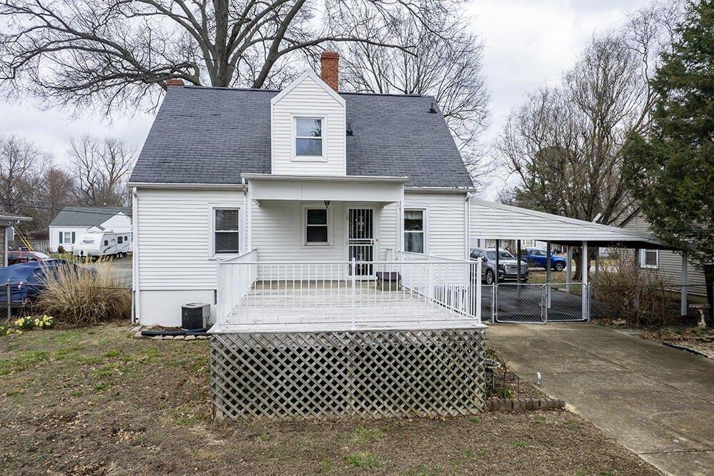 Hartlage Ct, Louisville, KY 40216
