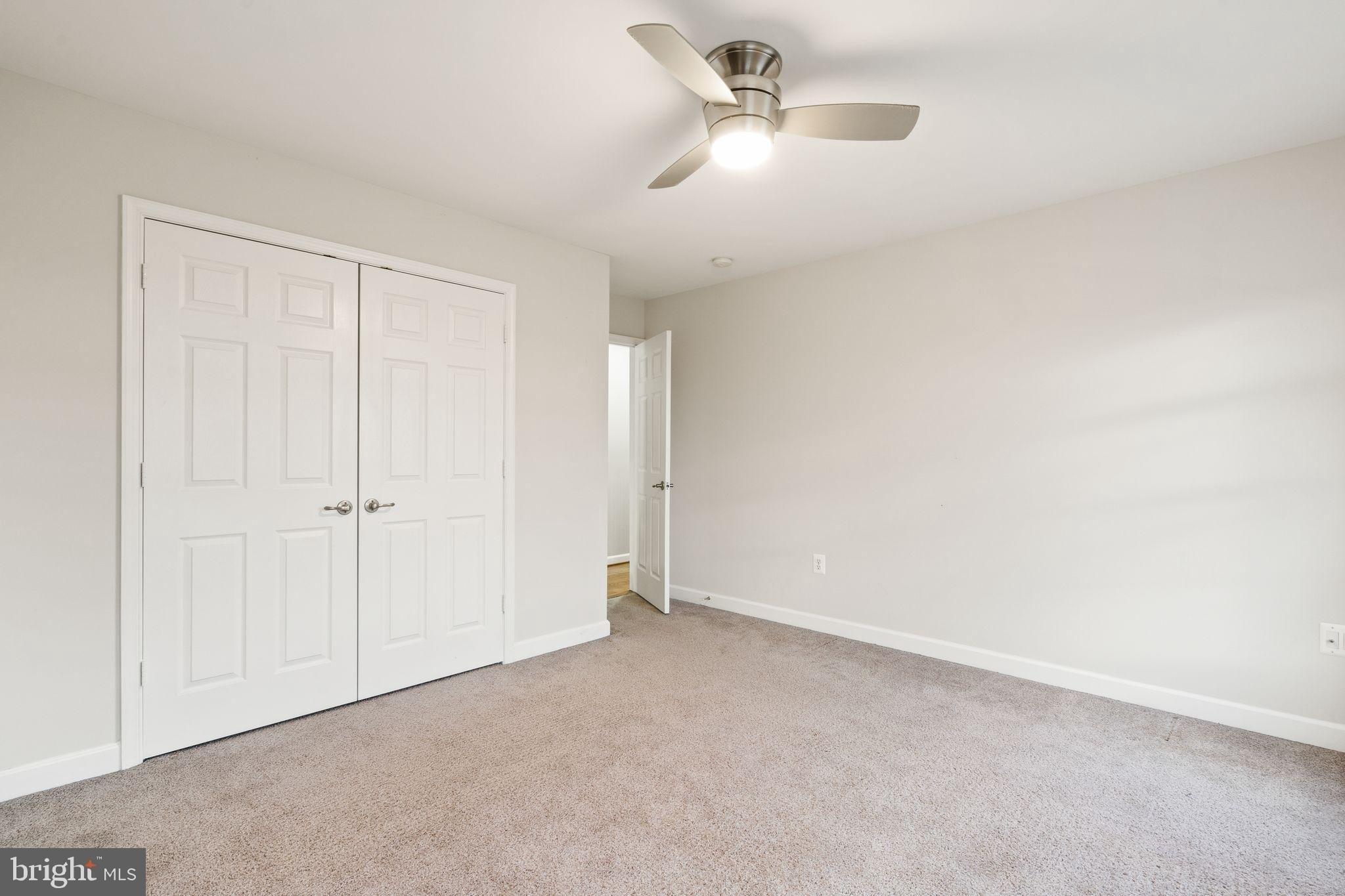 Hummingbird Ln, Warrenton, VA 20187
