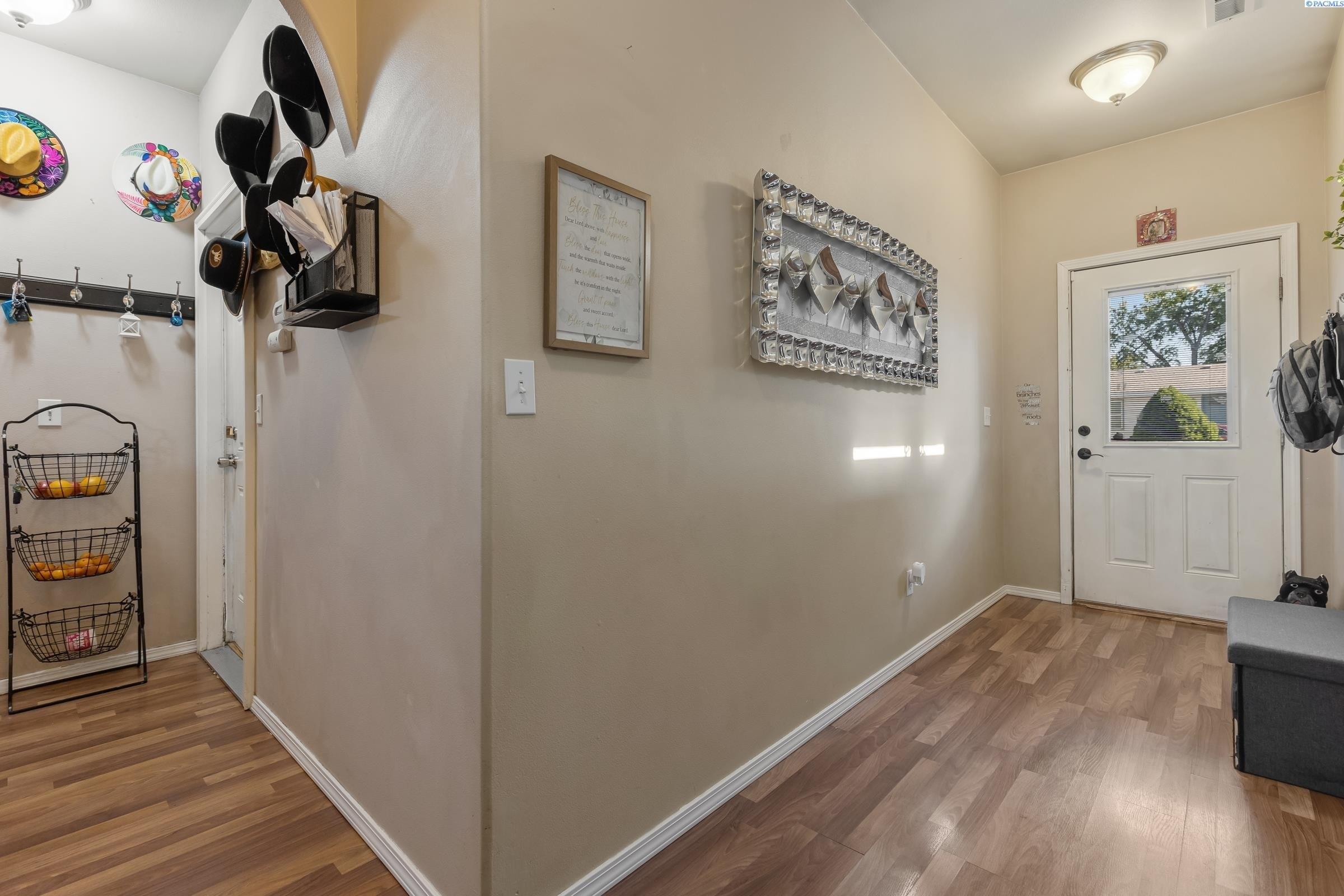 W 4th Pl, Kennewick, WA 99336